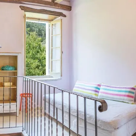 Rocca Case de vacanță Nikiana